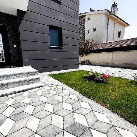 Moon Villa *